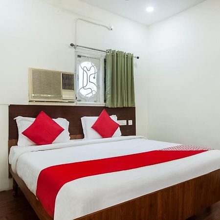 Oyo 76129 Rk Inn Guntūr Extérieur photo