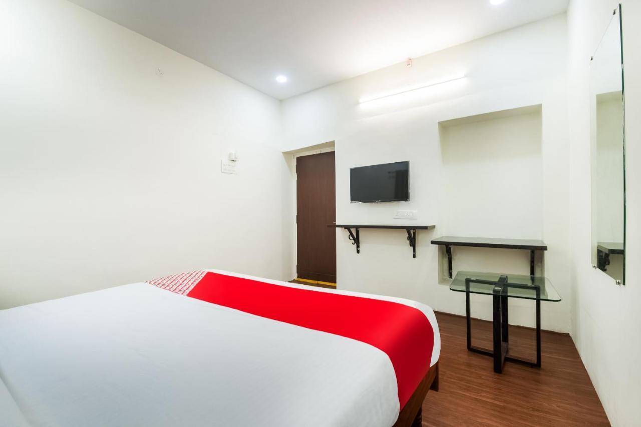 Oyo 76129 Rk Inn Guntūr Extérieur photo