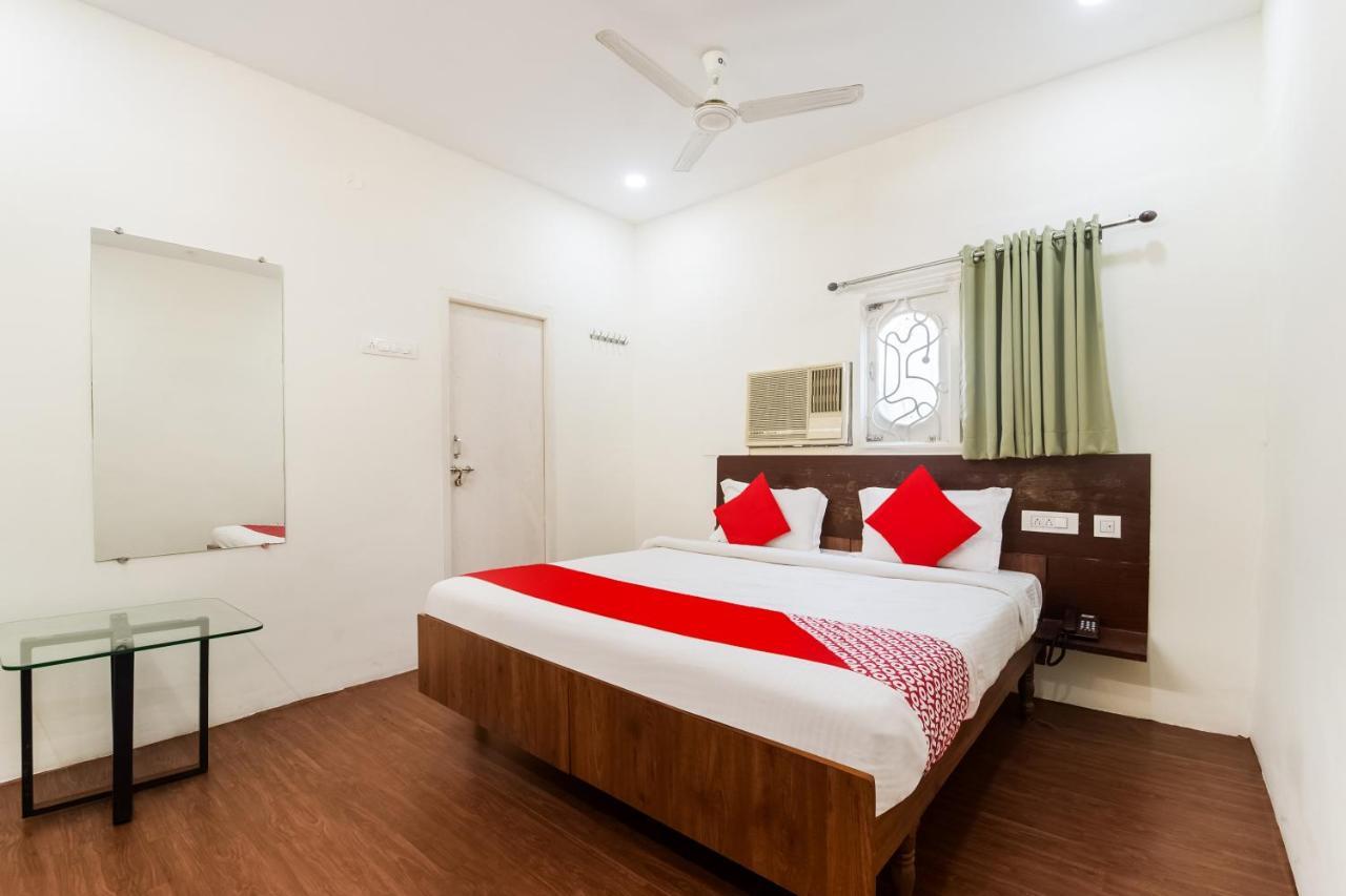 Oyo 76129 Rk Inn Guntūr Extérieur photo
