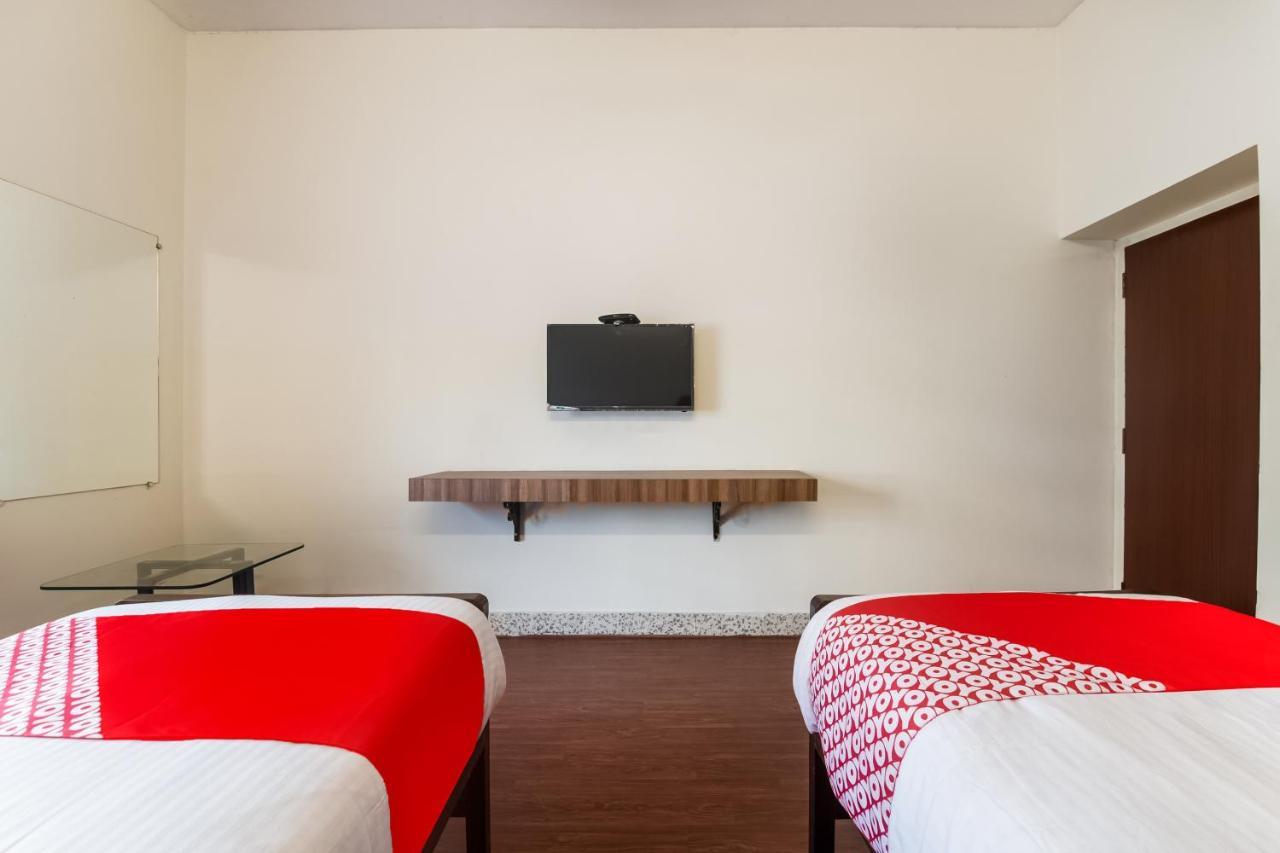 Oyo 76129 Rk Inn Guntūr Extérieur photo
