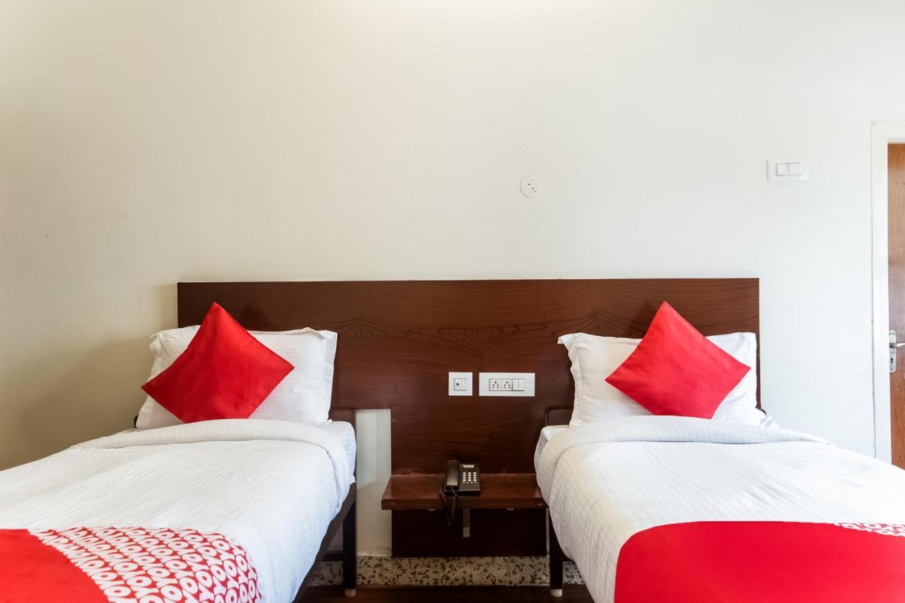 Oyo 76129 Rk Inn Guntūr Extérieur photo