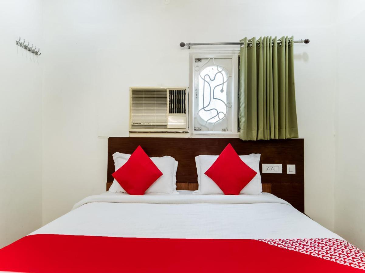 Oyo 76129 Rk Inn Guntūr Extérieur photo