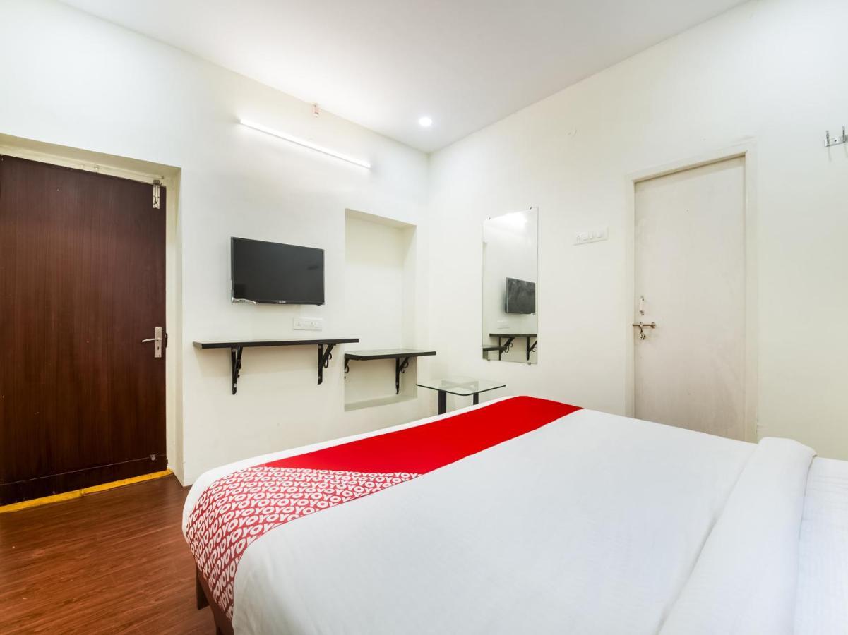 Oyo 76129 Rk Inn Guntūr Extérieur photo