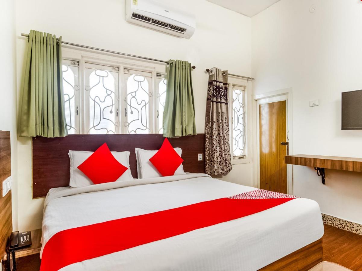 Oyo 76129 Rk Inn Guntūr Extérieur photo