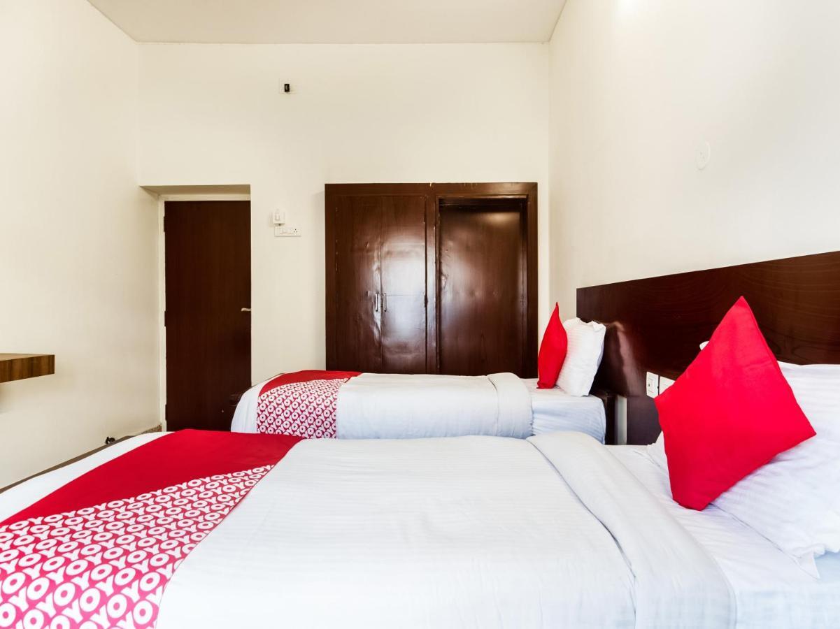 Oyo 76129 Rk Inn Guntūr Extérieur photo