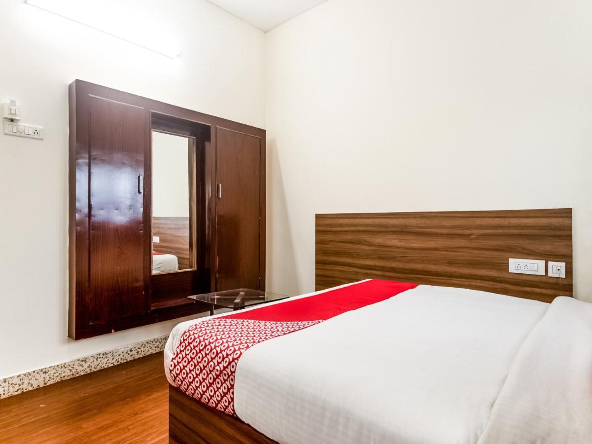 Oyo 76129 Rk Inn Guntūr Extérieur photo
